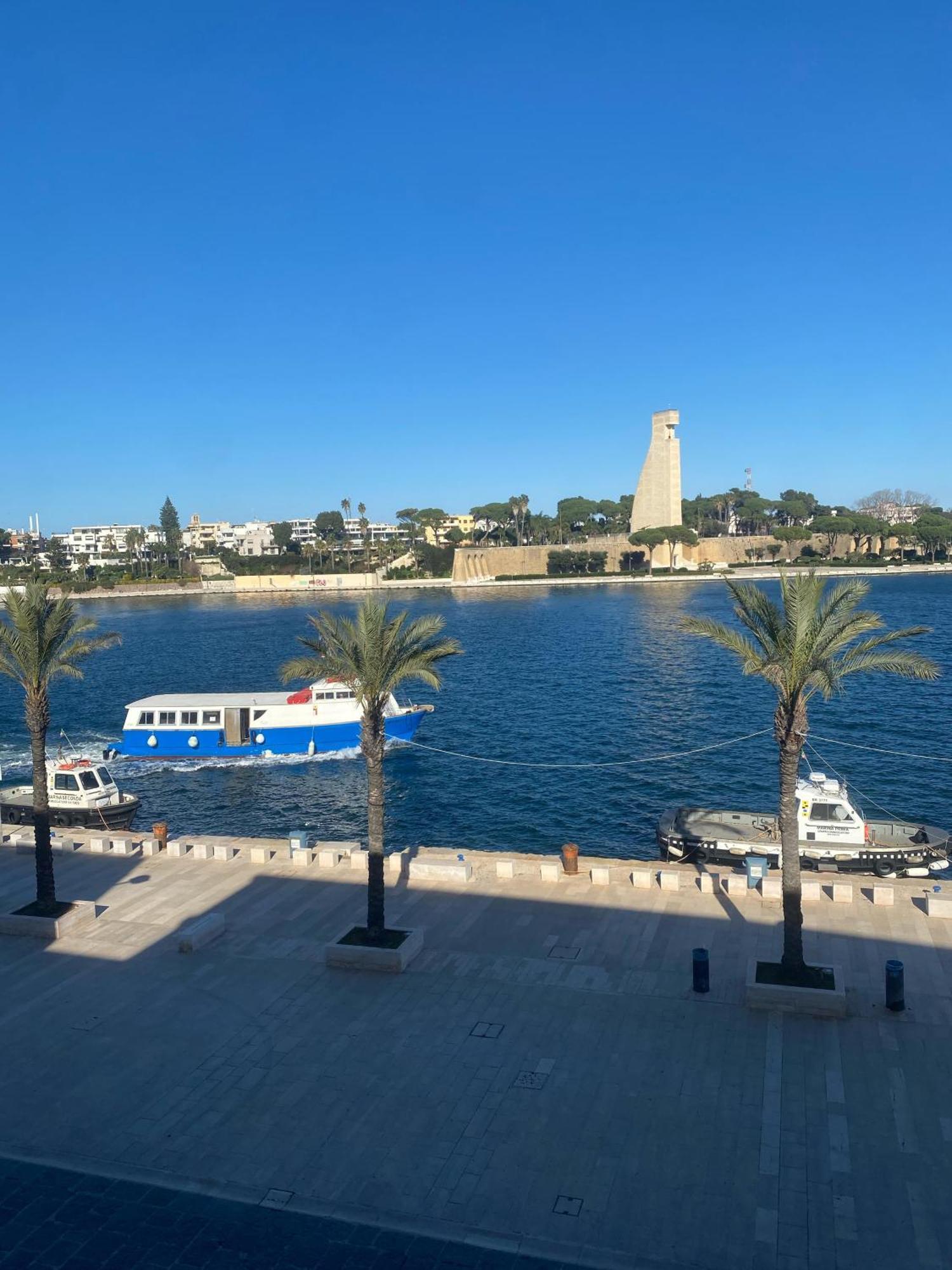 شقة Regina Del Porto برينديسي المظهر الخارجي الصورة