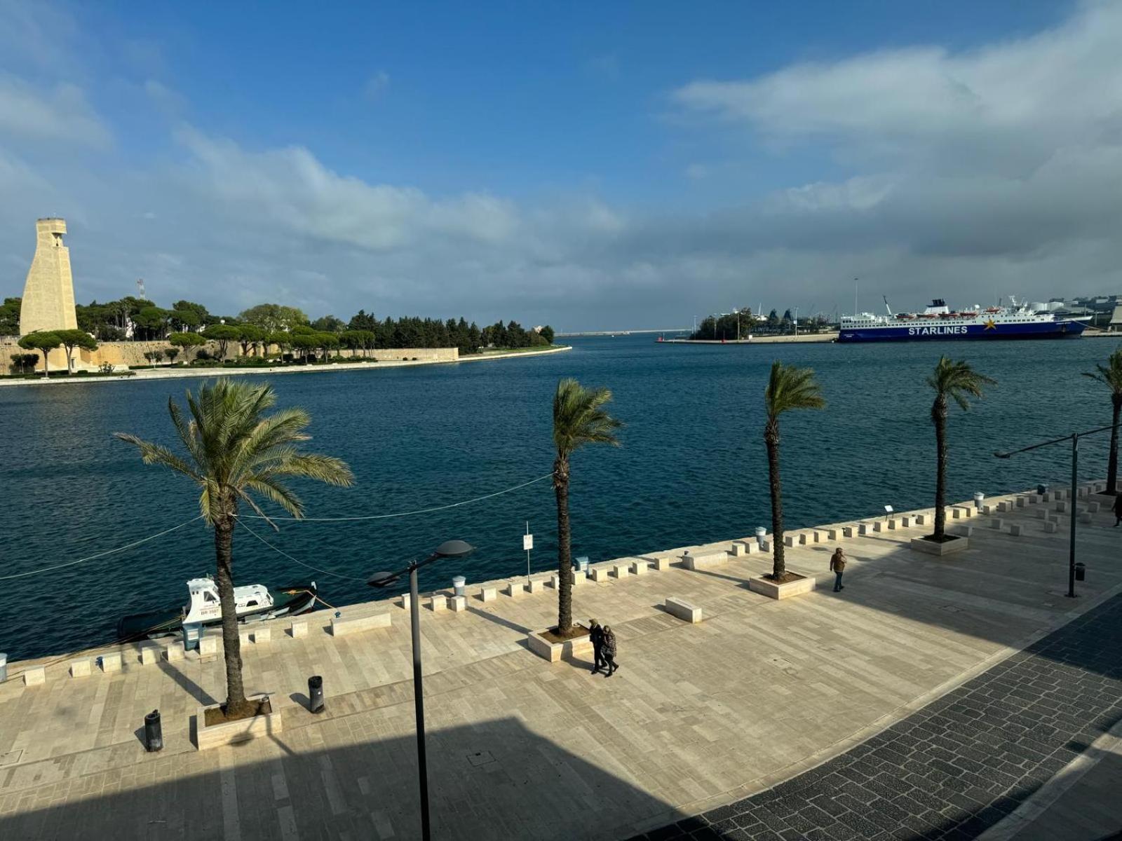 شقة Regina Del Porto برينديسي المظهر الخارجي الصورة