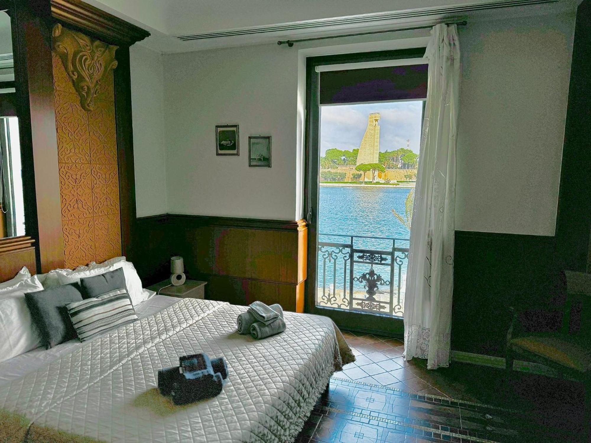 شقة Regina Del Porto برينديسي المظهر الخارجي الصورة